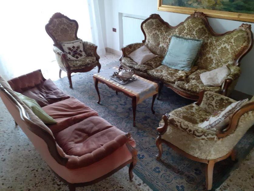 A Casa Di Adele Bed & Breakfast Caserta Dış mekan fotoğraf